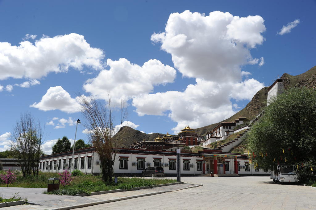 Wanrun International Resort Hotel In Tibet Xigaze Buitenkant foto