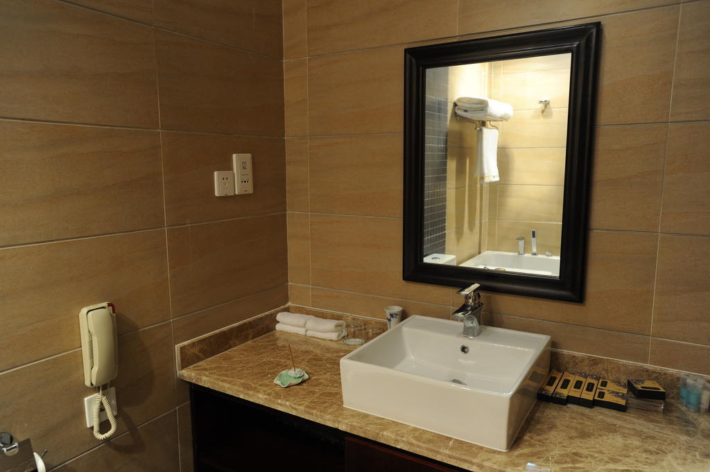 Wanrun International Resort Hotel In Tibet Xigaze Kamer foto